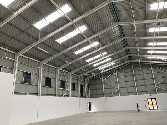 製造された鋼鉄構造 倉庫 工業用金属製のプリファブリックビル