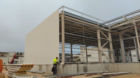 製造された鋼鉄構造 倉庫 工業用金属製のプリファブリックビル