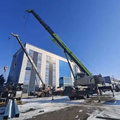 多階建ての鋼鉄構造の 事務所ビル