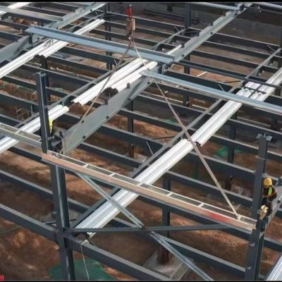 多階建ての鋼鉄構造の 事務所ビル